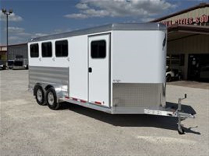 Trailer Photo 2