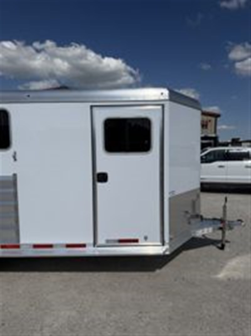 Trailer Photo 11