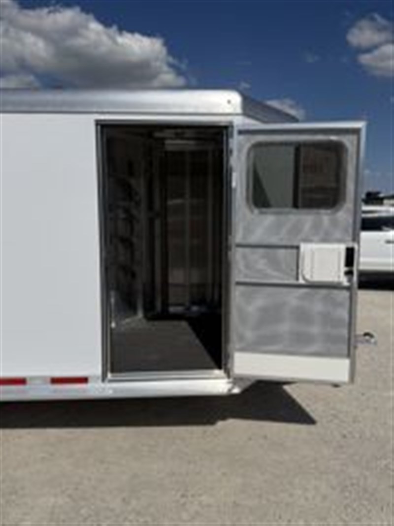 Trailer Photo 12