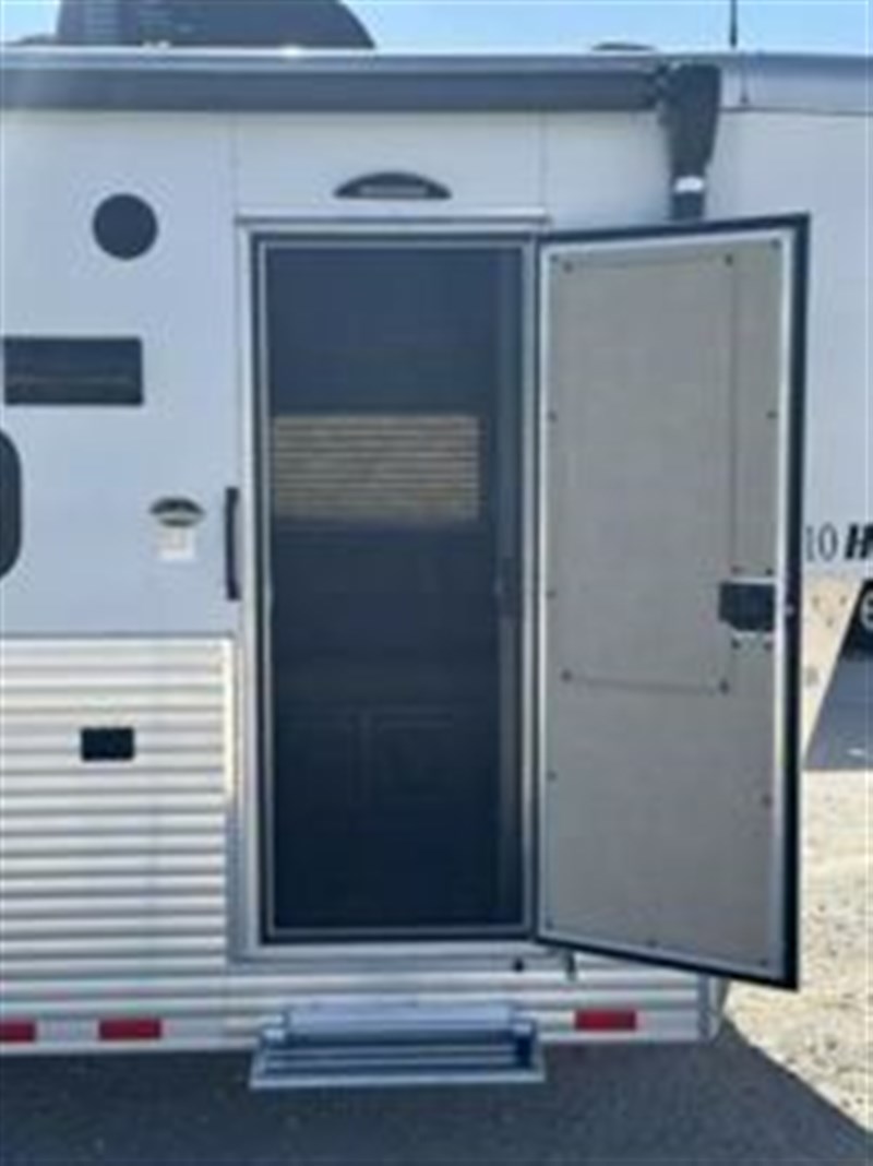 Trailer Photo 4