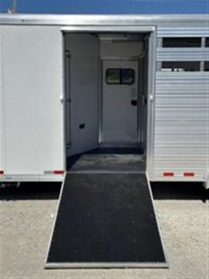 Trailer Photo 14