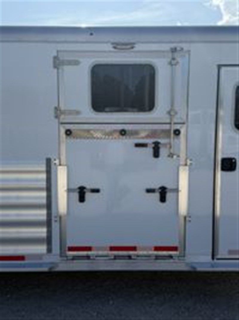 Trailer Photo 9