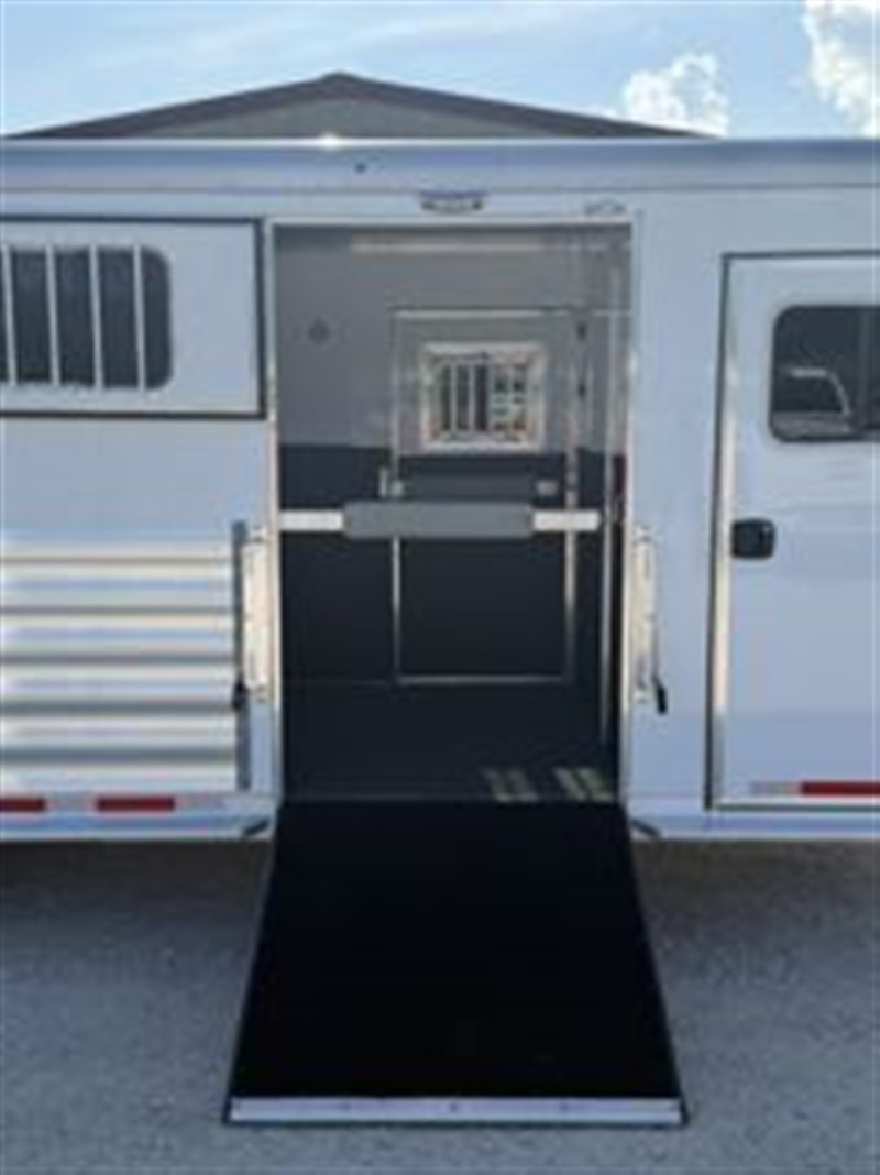 Trailer Photo 10