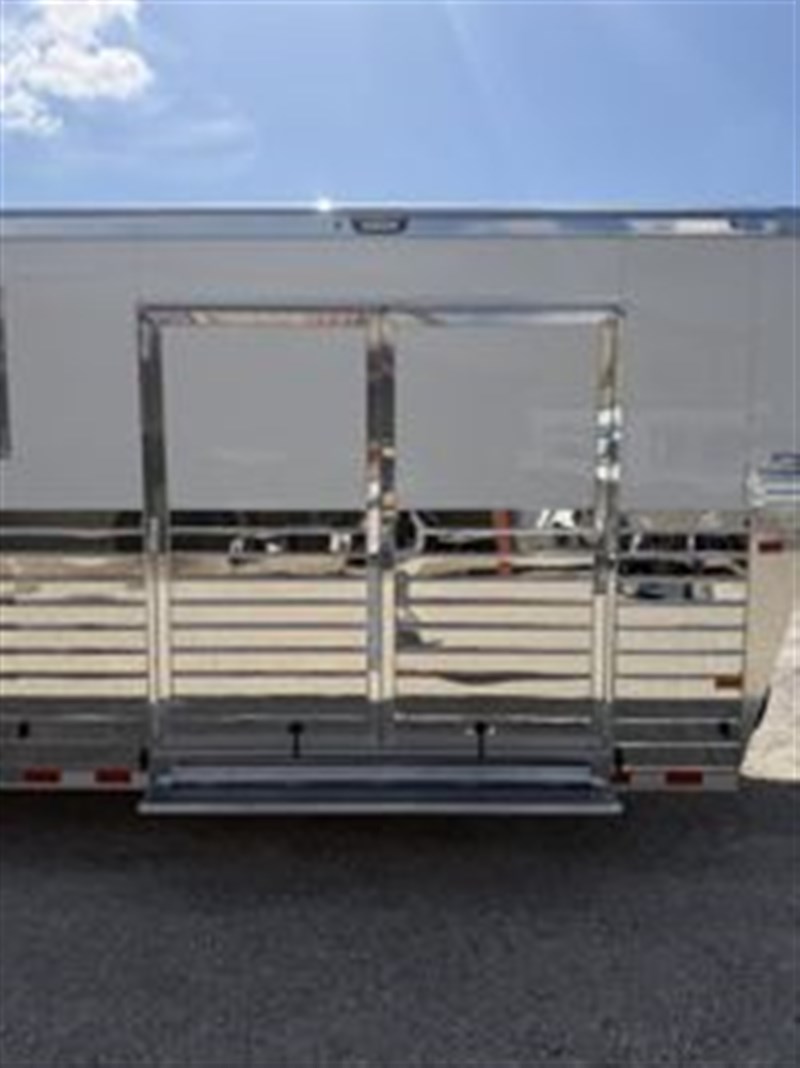 Trailer Photo 16