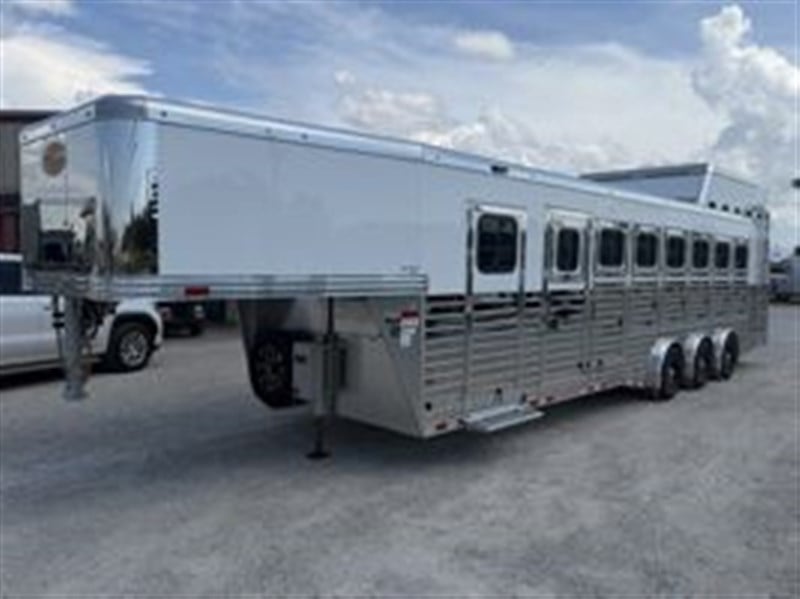 Trailer Photo 1