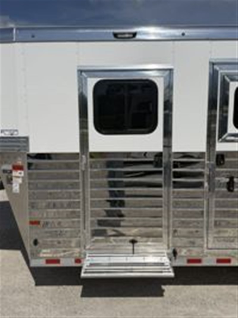 Trailer Photo 12