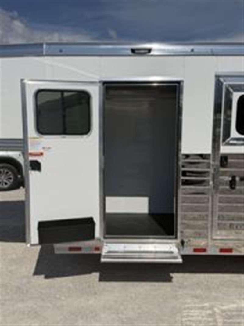 Trailer Photo 13