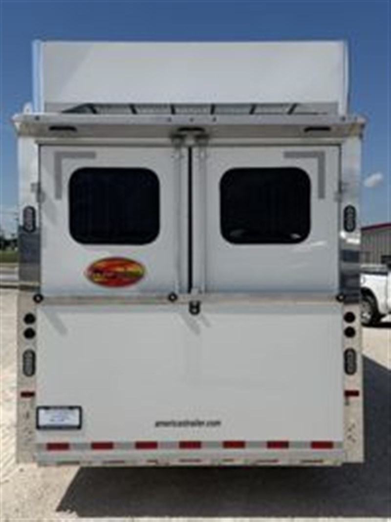 Trailer Photo 7