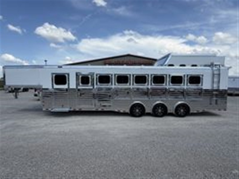 Trailer Photo 2