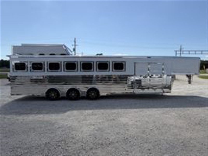 Trailer Photo 4