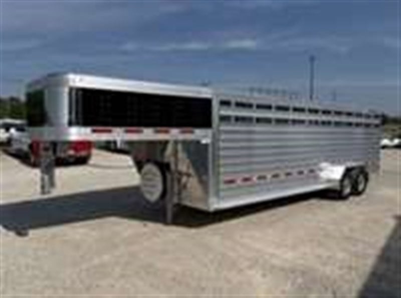 2026 Featherlite 24' Stock Gooseneck 8117