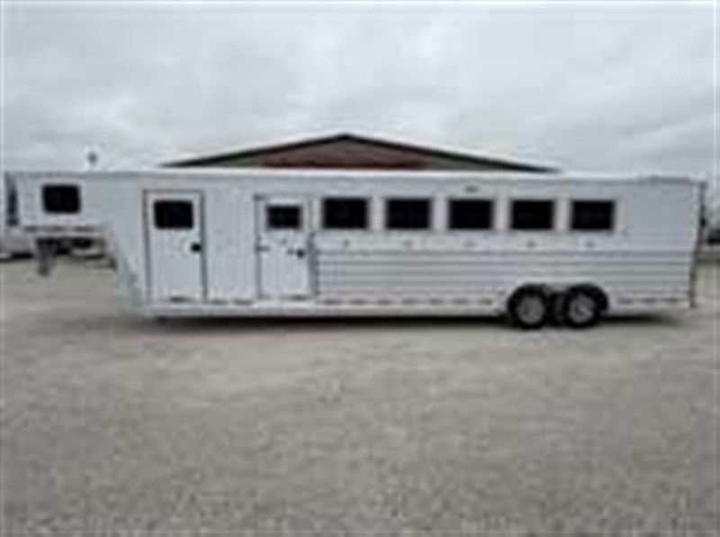 Trailer Photo 2