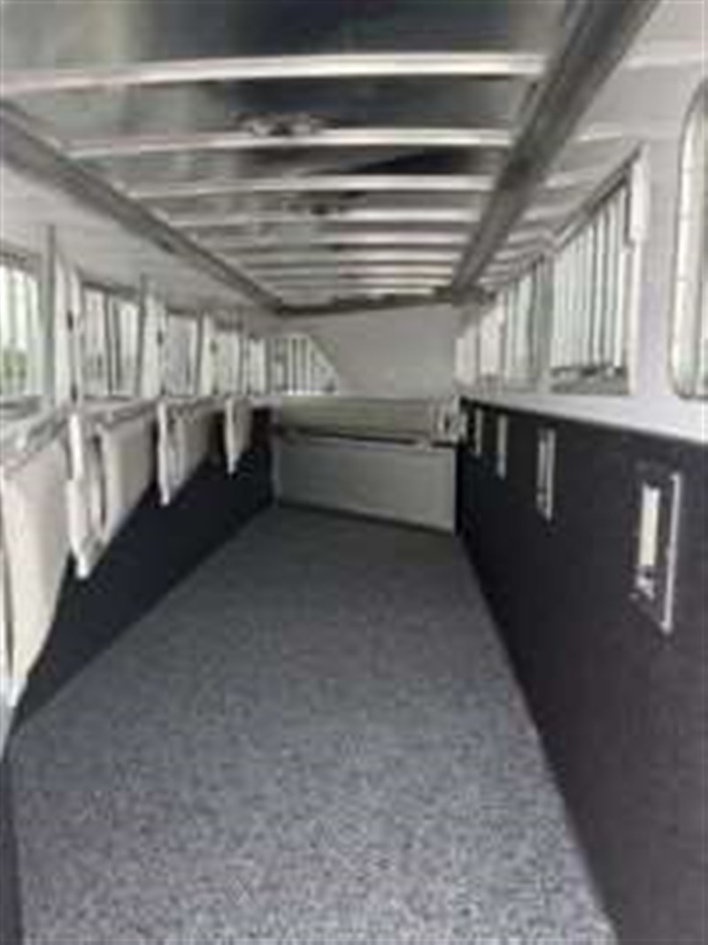 Trailer Photo 10