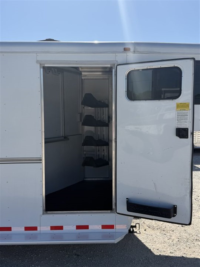 Trailer Photo 10