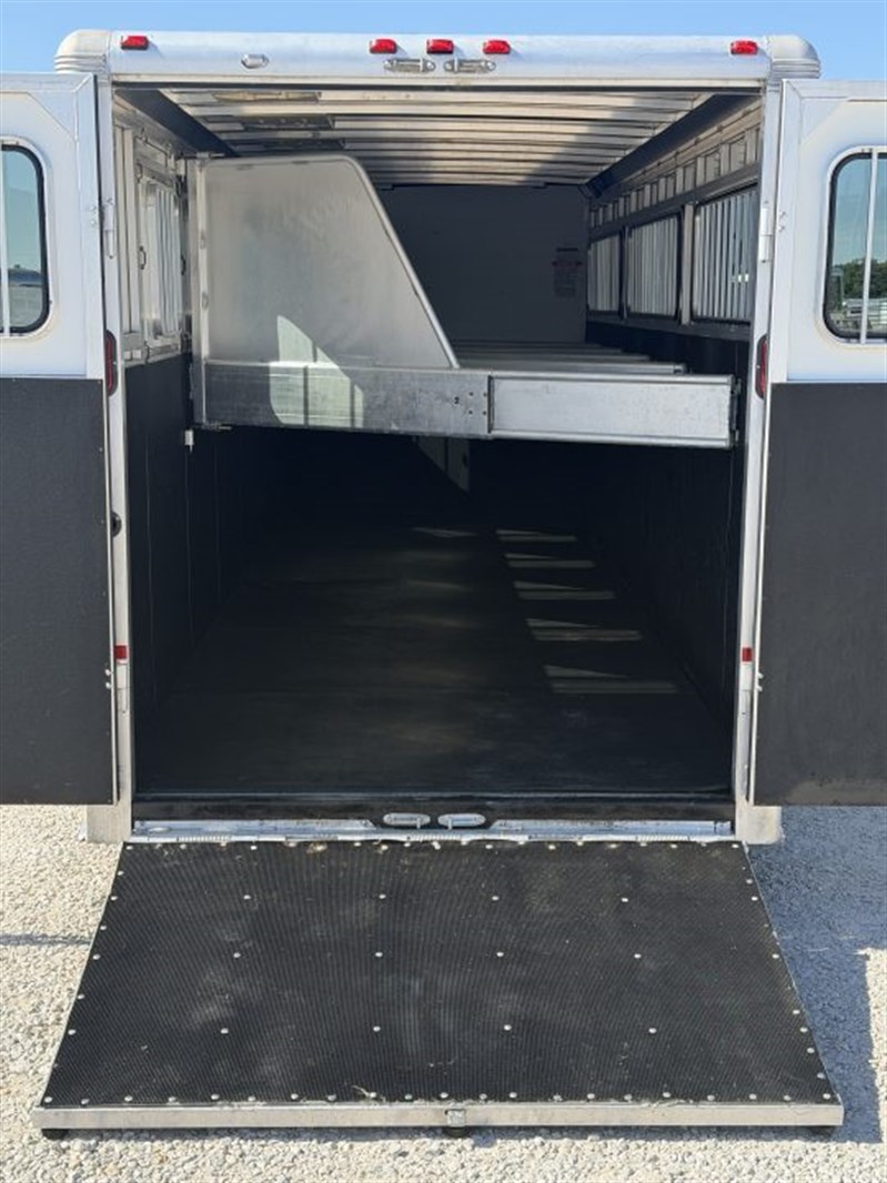 Trailer Photo 7