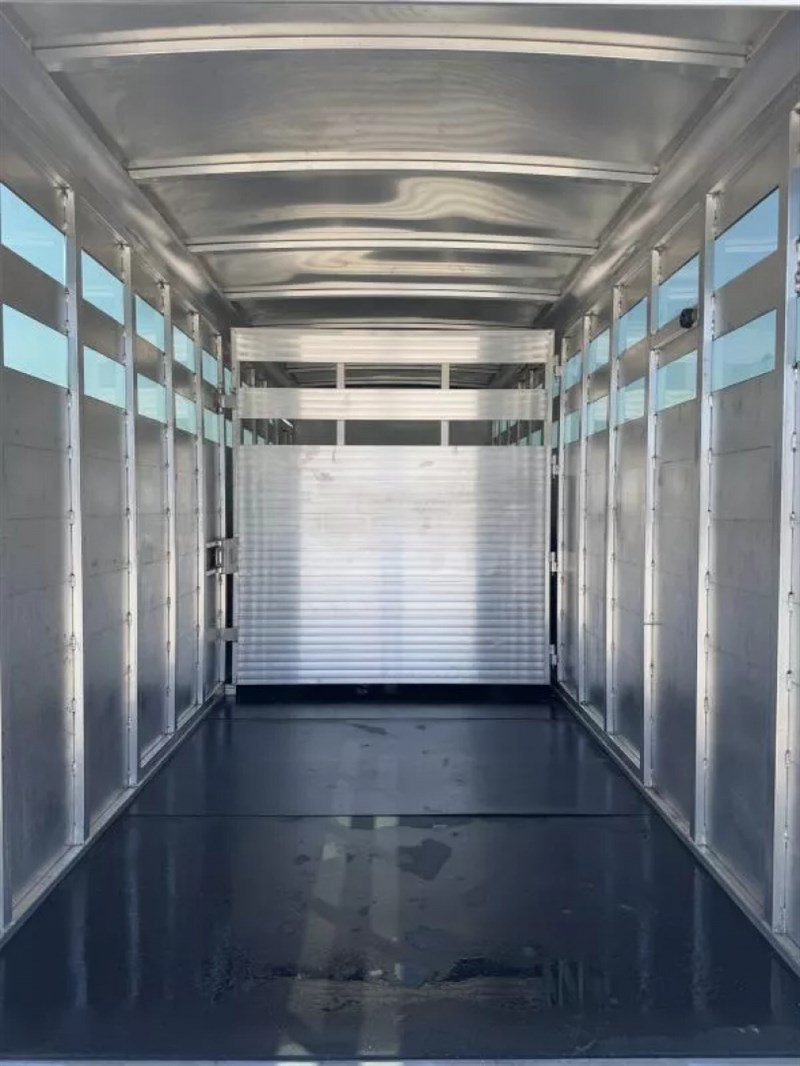 Trailer Photo 7