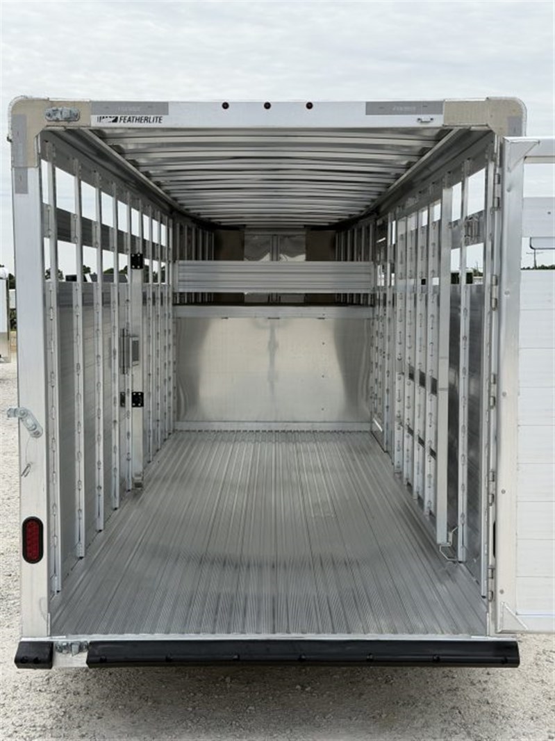 Trailer Photo 7