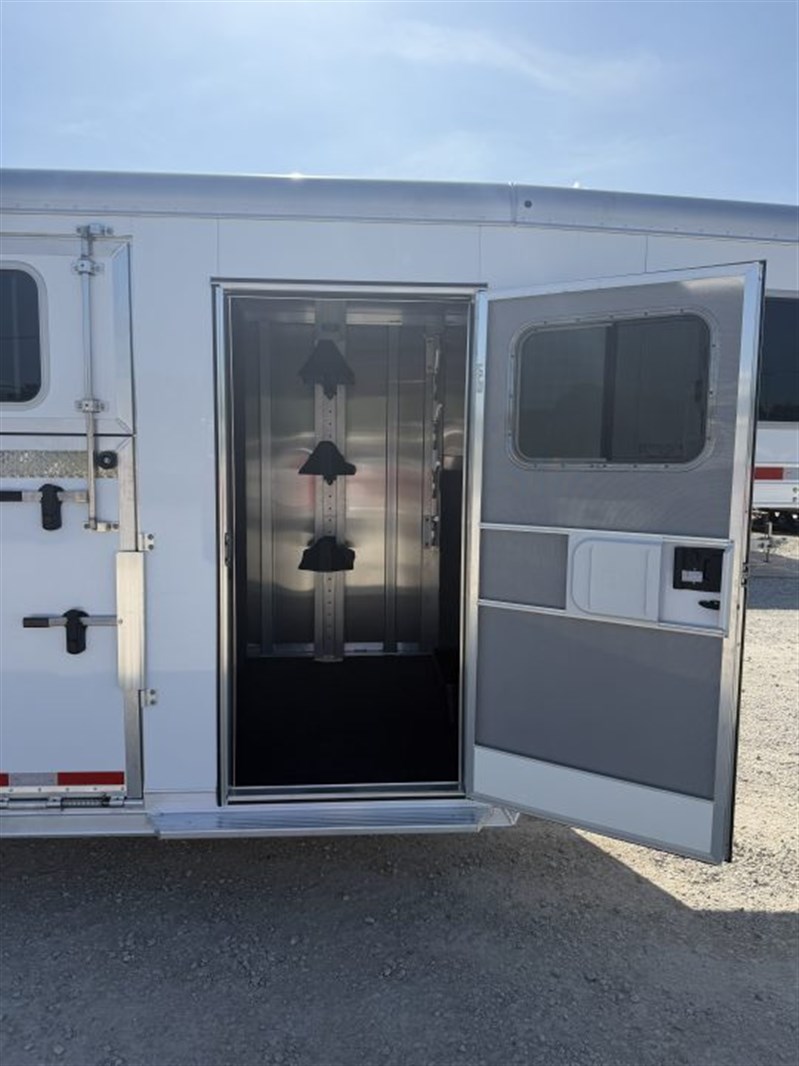 Trailer Photo 14