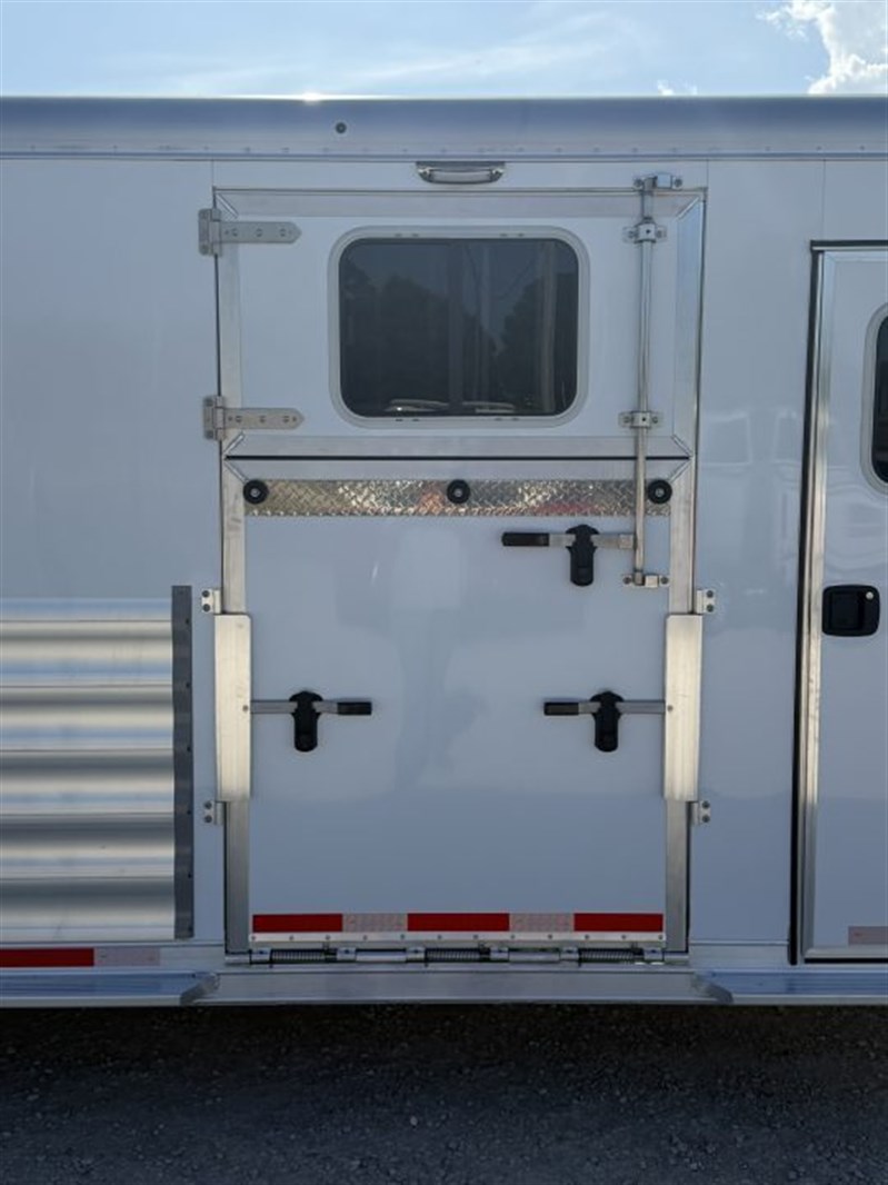 Trailer Photo 9