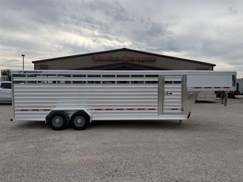 2026 Featherlite 24' Stock Gooseneck 8117