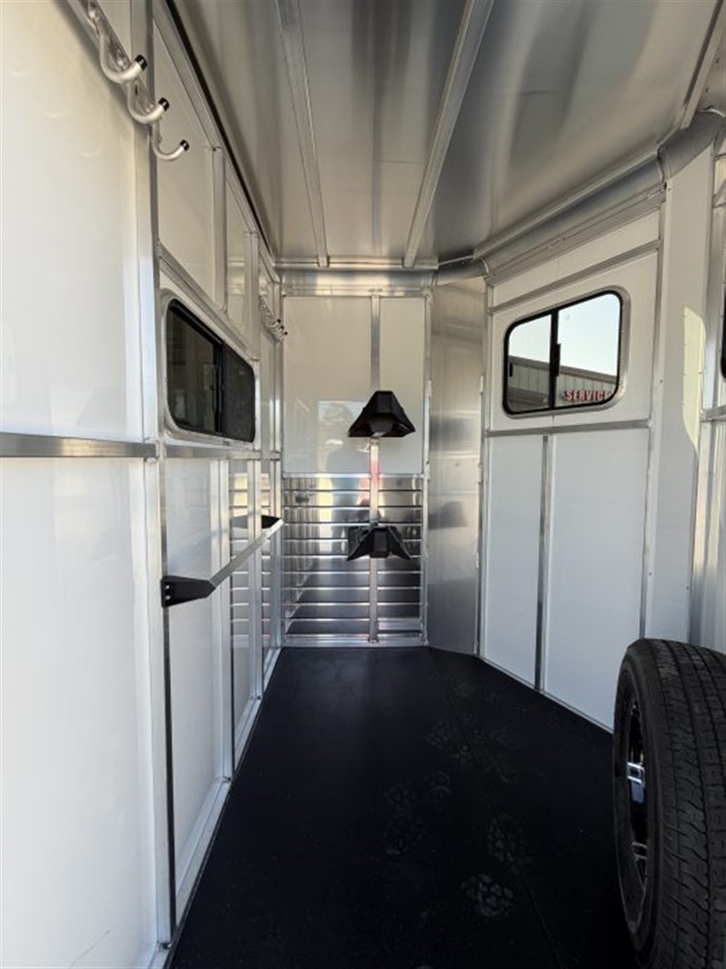 Trailer Photo 9