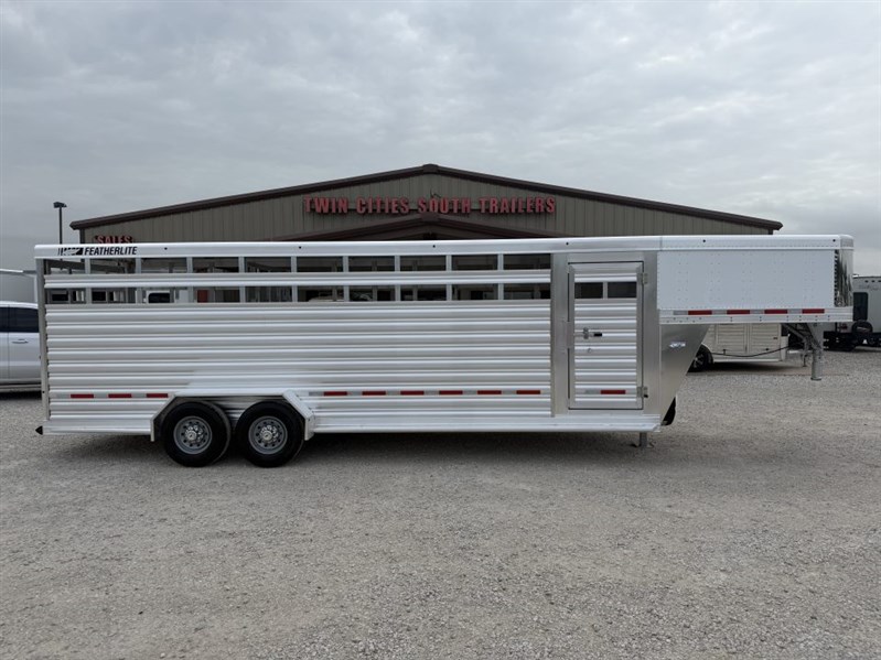 2026 Featherlite 24' Stock Gooseneck 8117