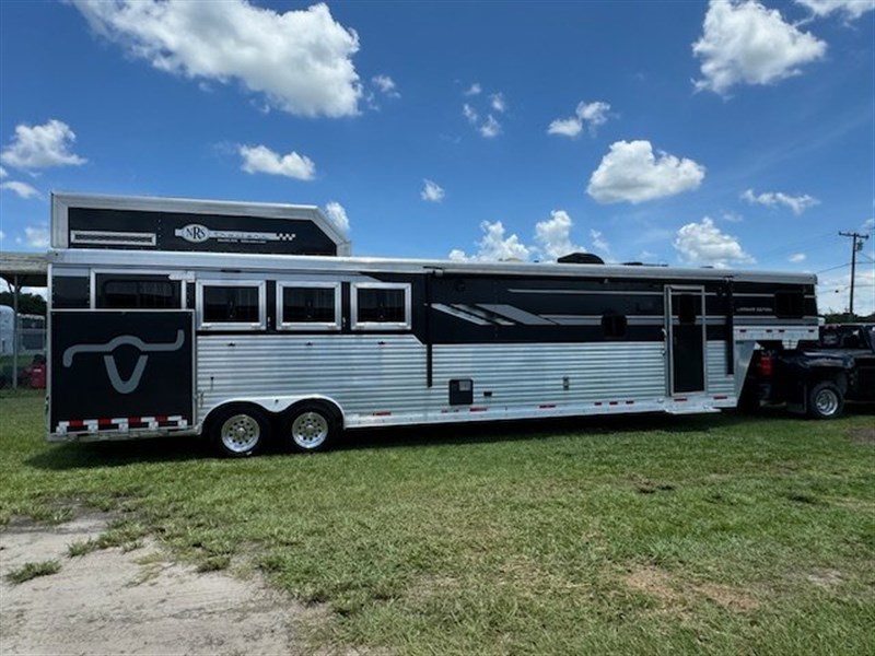 2019 smc horsetrailer sl8x15 4h 15' lq w/ side load & gener