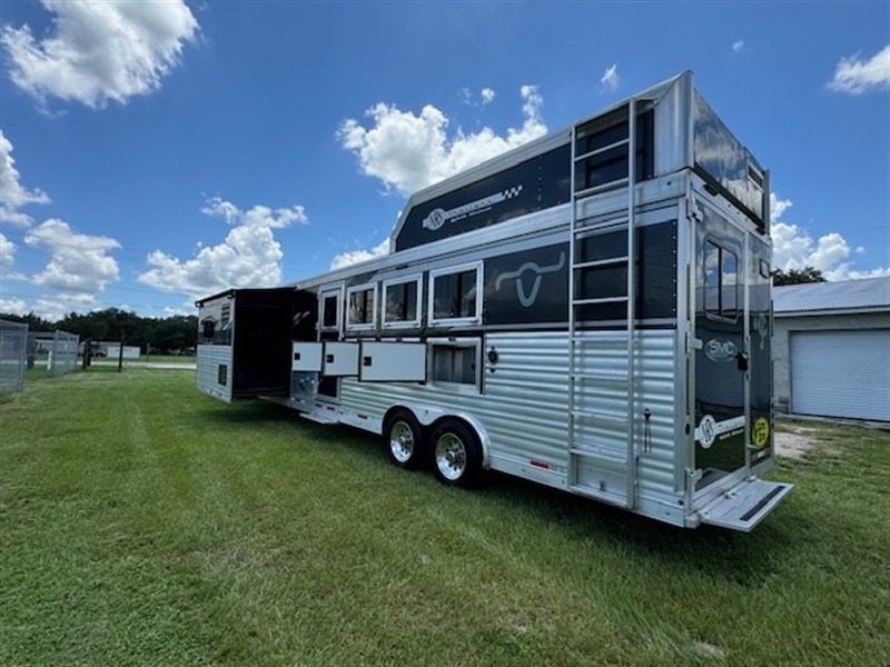 2019 smc horsetrailer sl8x15 4h 15' lq w/ side load & gener