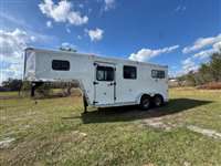 2002 2 + 1 horse Horton 2002 Horton 16' 2+1 GN Horse Trailer Horse Trailer