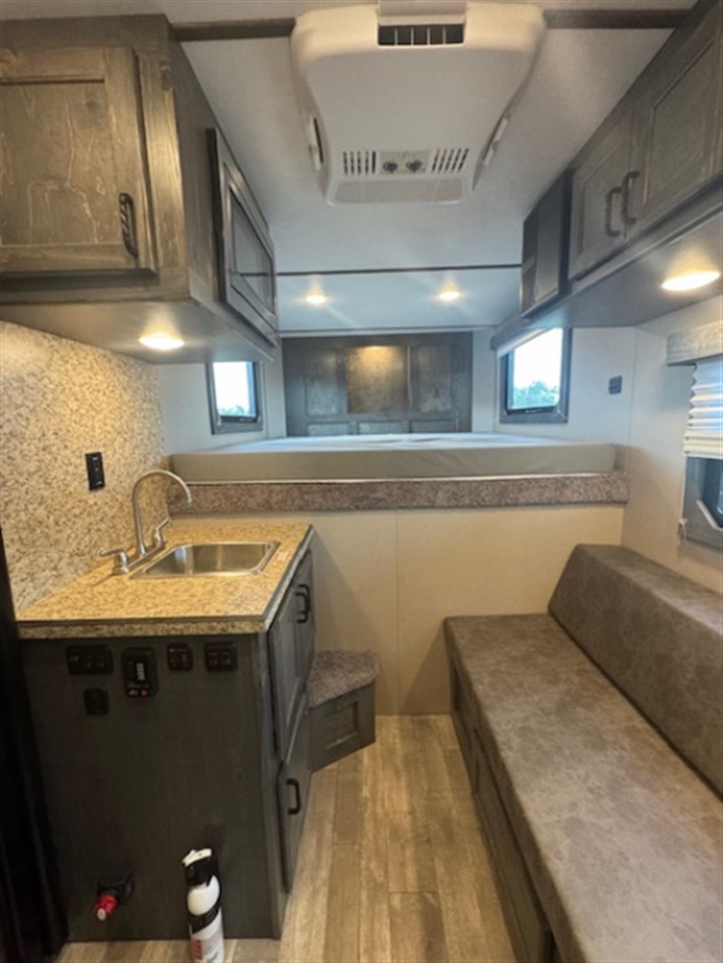 2026 Shadow 3horse 5'6" lq weekender