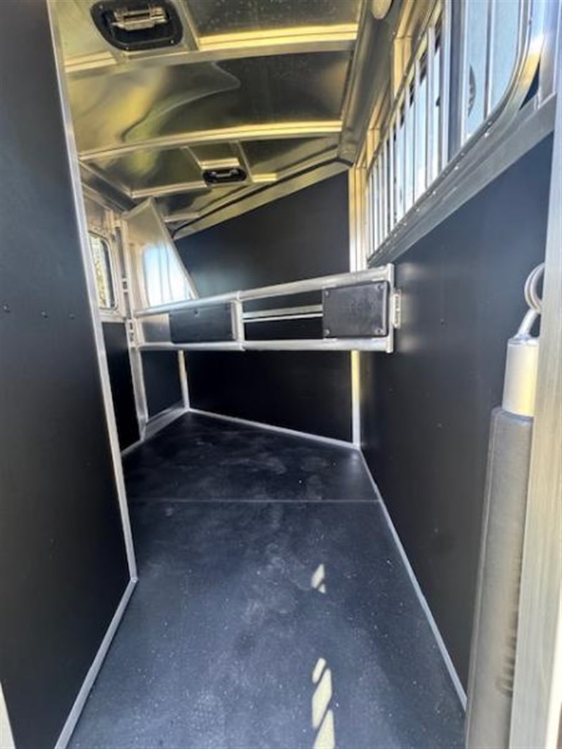 2026 Shadow shadow select 2 horse trailer bp horse trailer