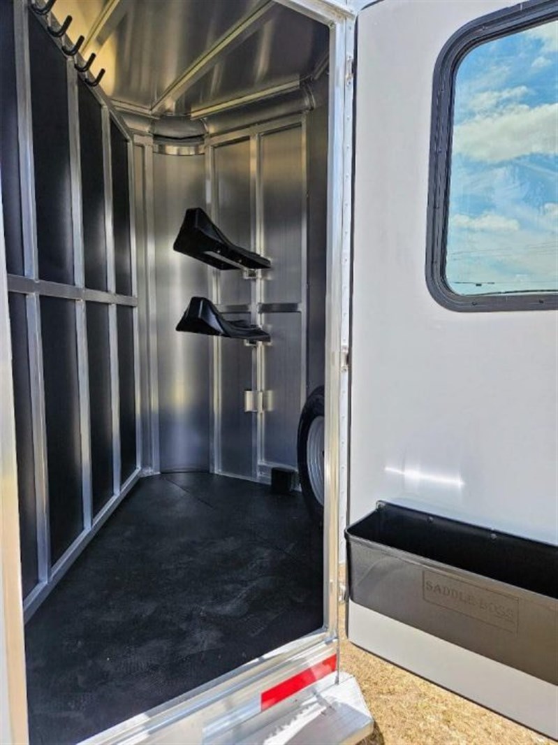 2027 Shadow 2027 shadow stablemate 2h stock horse trailer w/ p