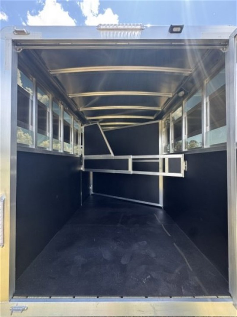 2027 Shadow 2027 shadow stablemate 2h stock horse trailer w/ p