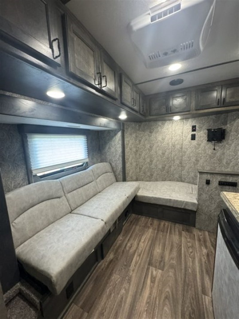 Trailer Photo 11