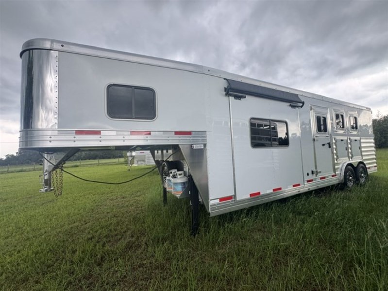 Trailer Photo 2