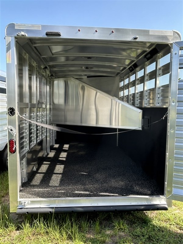Trailer Photo 5