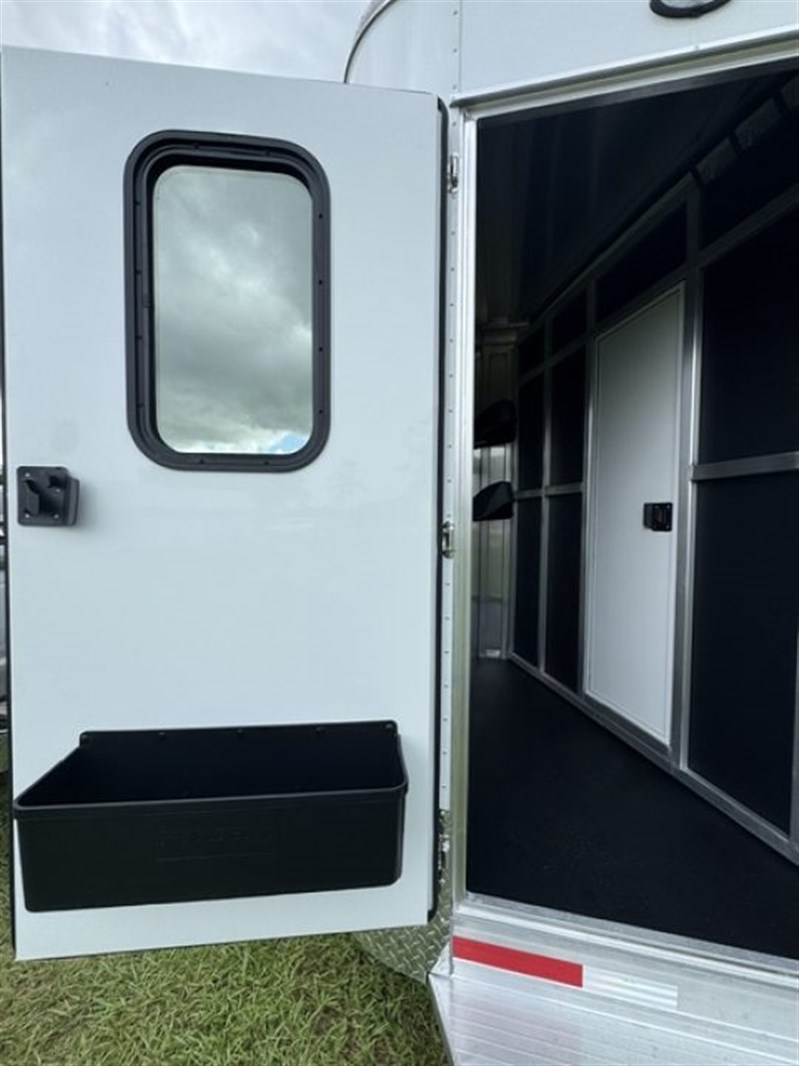Trailer Photo 6