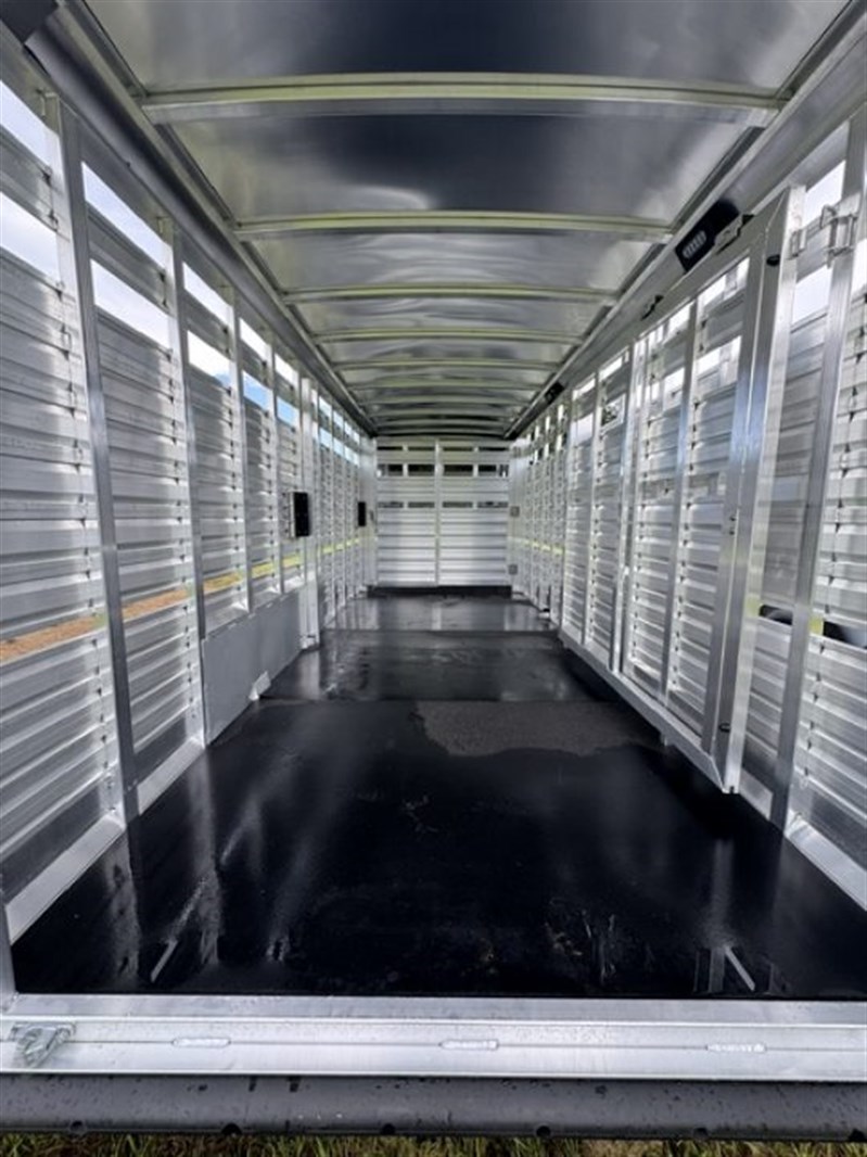 Trailer Photo 6