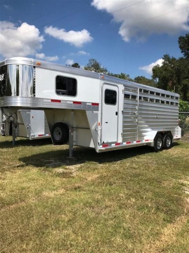 Trailer Photo 2