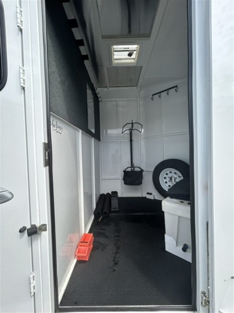 Trailer Photo 7