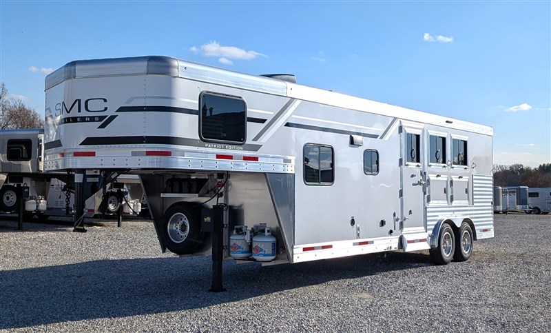 2026 smc 3h slant w/9' living quarters & dinette