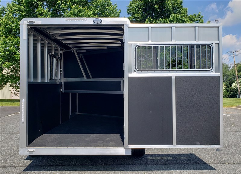 2026 Shadow 3h slt w/drop feed windows & escape door