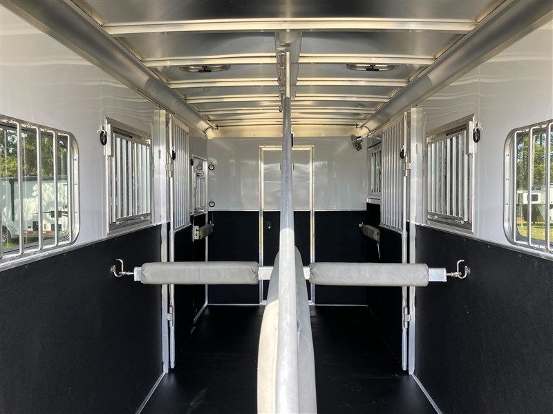Trailer Photo 10