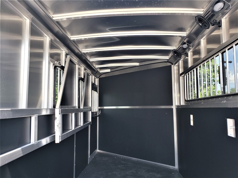 Trailer Photo 9