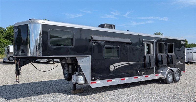 2023 Shadow 3h slant w/10'6 lq & slide