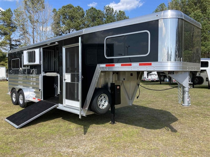 2026 Featherlite 2+1 straight load w/ box stall + side ramp