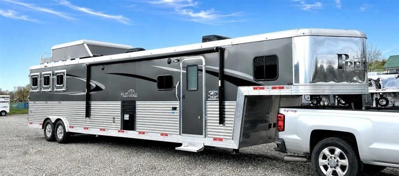 2019 Bison 3 horse 18' super slide lq
