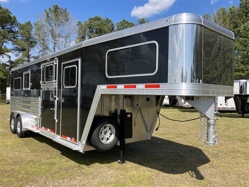 2026 Featherlite 2+1 STRAIGHT W/BOX STALL & SIDE RAMP