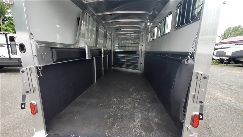 Trailer Photo 15