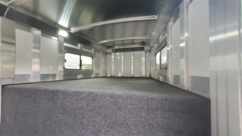 Trailer Photo 11